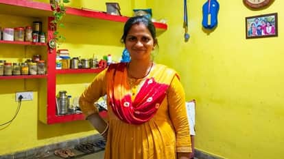 Woman Out for Gas KYC Dies in Saharsa Hospital Two Youths Flee Leaving Body Behind