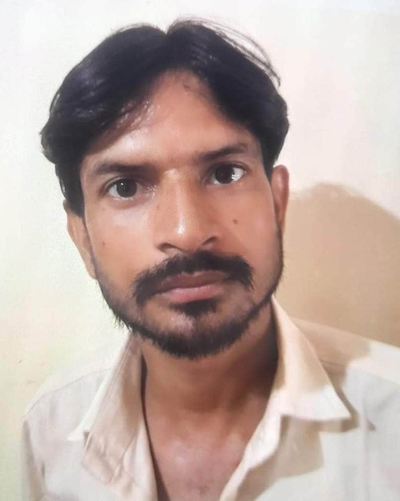 मृतक ऋषिकेश गिरी की फाइल फोटो। संवाद