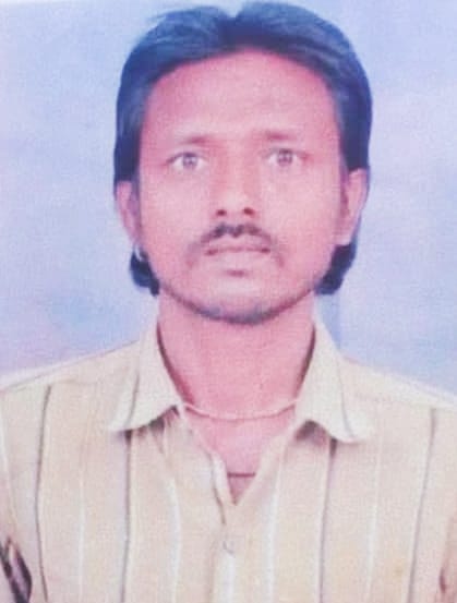 Family members staged a road blockade after the death of a youth injured in a fight