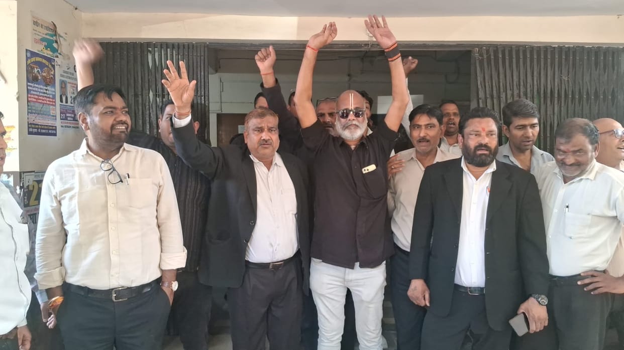 Protest Against Opening of Registration Office on Ram Navami; 'Lockout' Announced for Today