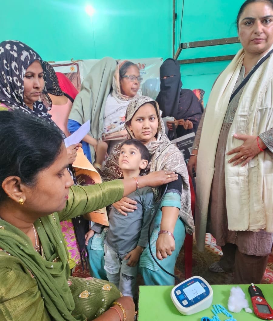 Health Camp Organized in Eidgah Colony on World TB Week; 136 Screened
