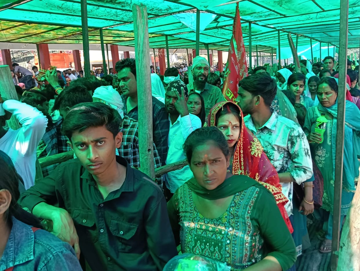 Devotees Flock to Shakumbhari on Ashtami; DM and SSP Take Charge