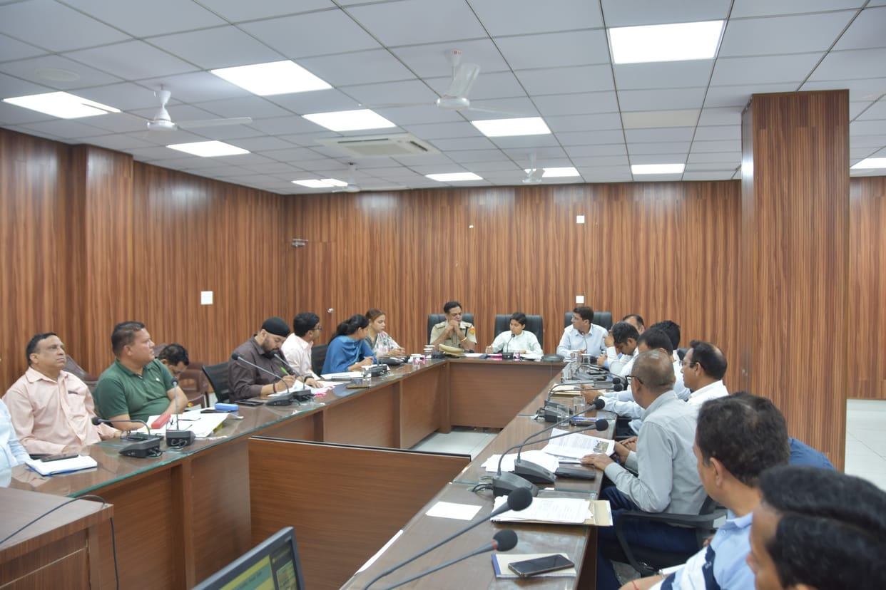 Notice to XEN, SHO on incomplete road safety work