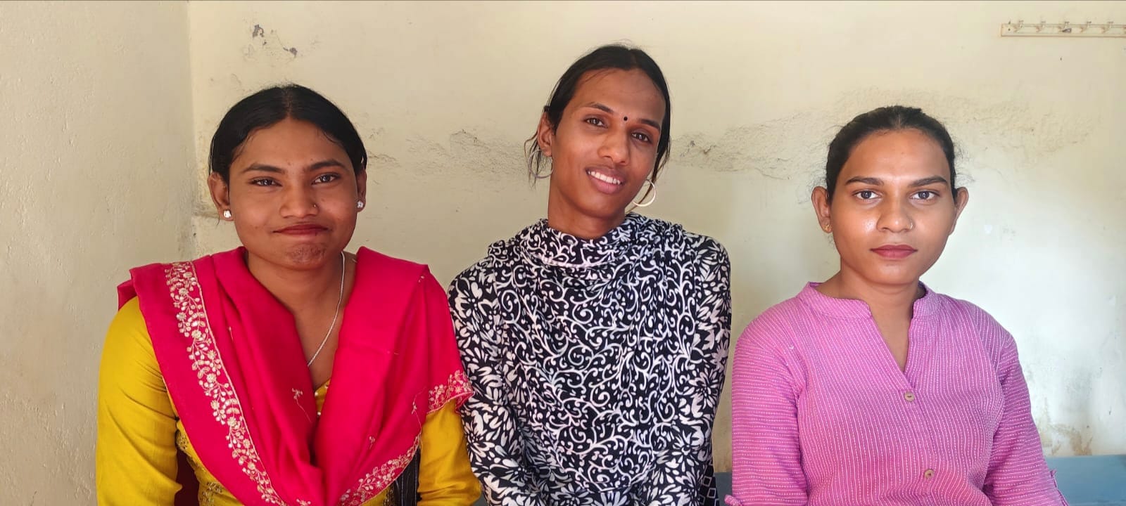 आरपीएफ ने तीन किन्नरों को पकड़ा