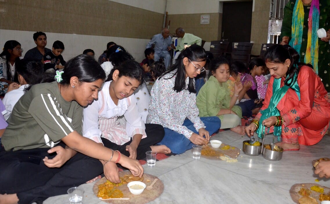 Kanya-Langura was given, devotees' fair was held in the temples