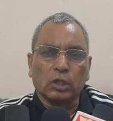 अतरौलिया डाक बंगले में मीडिया से वार्ता करते मंत्री ओमप्रकाश राजभर। संवाद