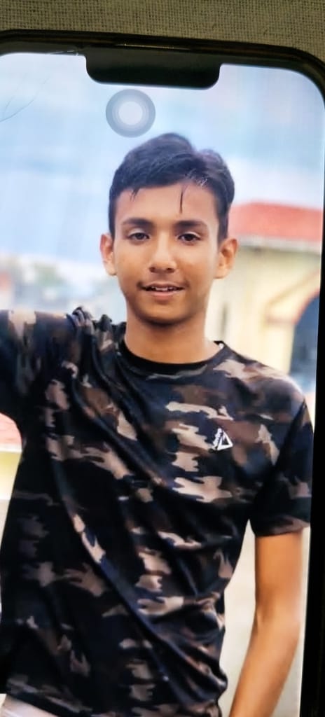 A young man died in America, a friend told him on the phone that he was shot.