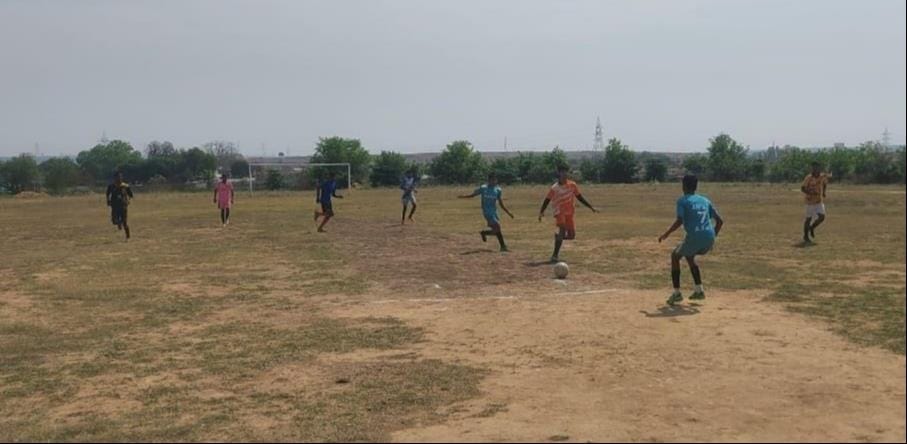 14 selected in football and wrestling trials