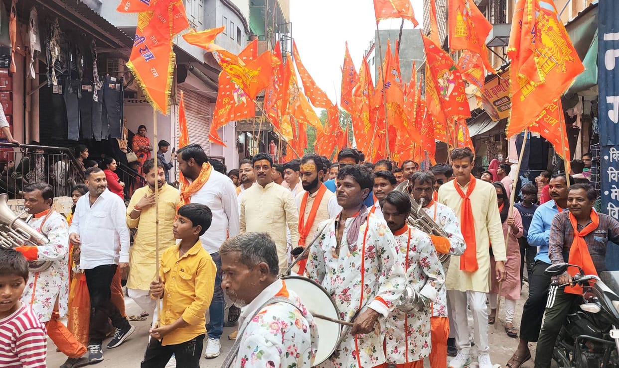 Processions, displays of bravery and tableaux captivated the hearts of people on Ram Navami.