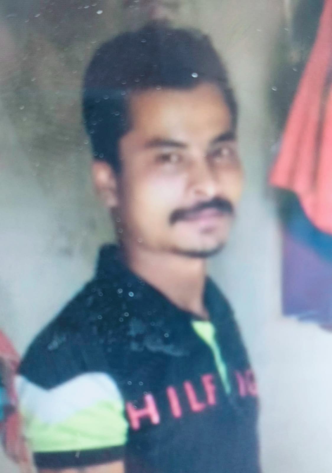 The body of a laborer who had left for Gausganj and his bike was found in a pond, his friend is also critical.