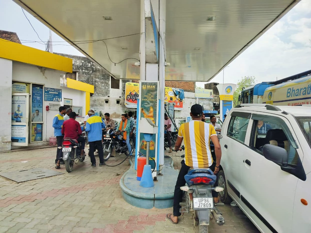 Rumors of petrol-diesel crisis, administration says enough fuel available