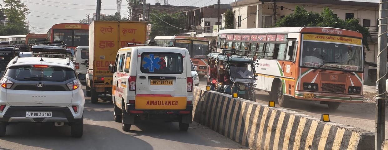 Buses operating from the workshop caused traffic jams.