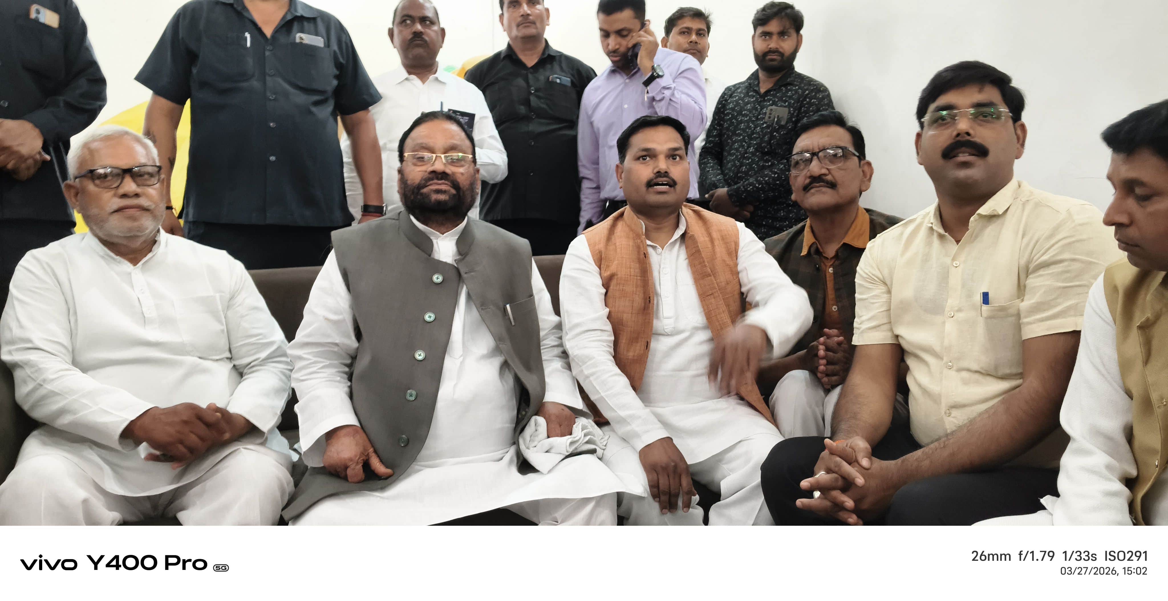 फोटो48 स्वागत समारोह में मौजूद स्वामी प्रसाद मौर्य व पदाधिकारी। संवाद