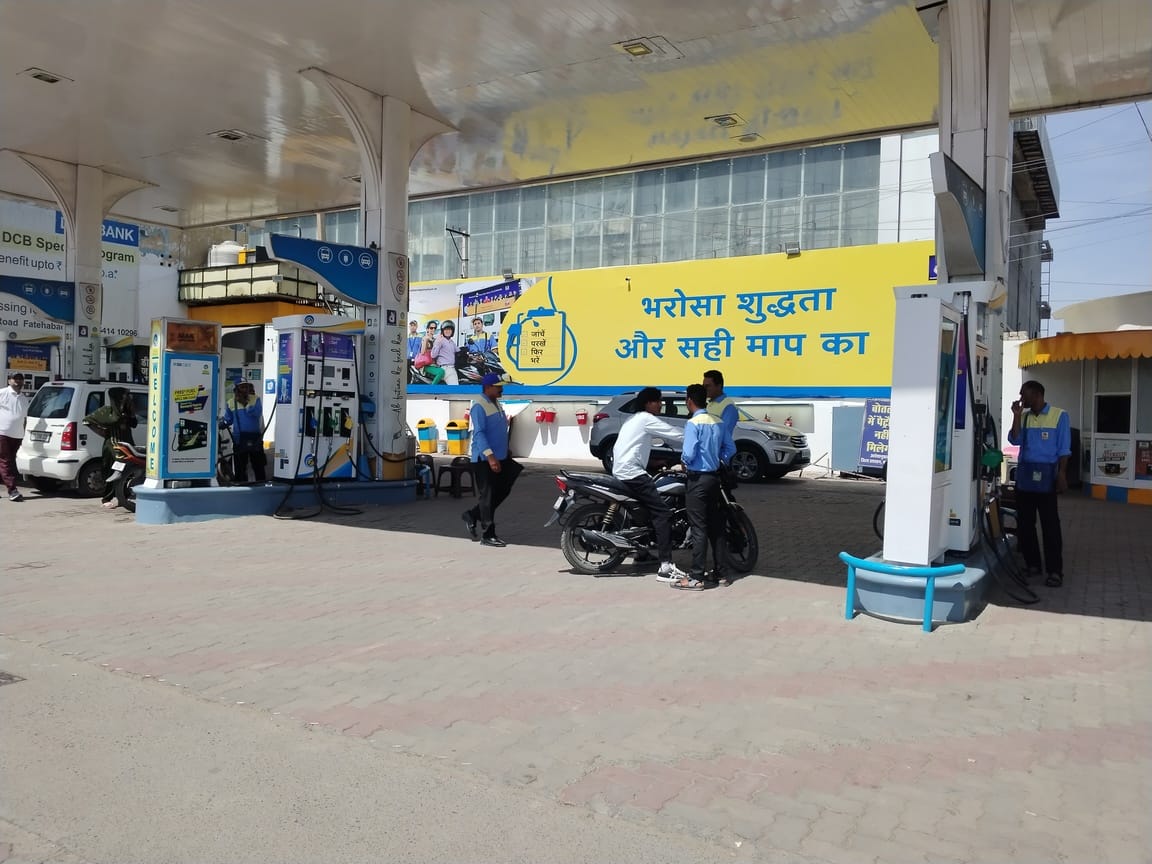 Sir, booking is not happening, payment has been made but cylinder has not reached home.