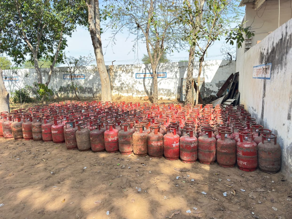 CM Flying Squad Raids Kosli Gas Agency; 147 Gas Cylinders Seized Following Inspection