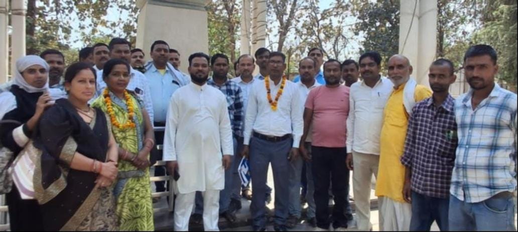 Jitendra became the block president, Dinesh the general secretary