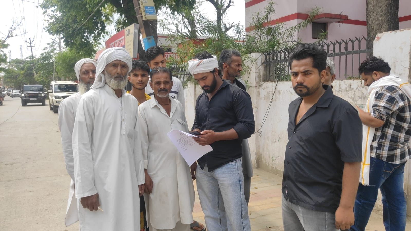 Demand for arrest of the accused of attacking the youth