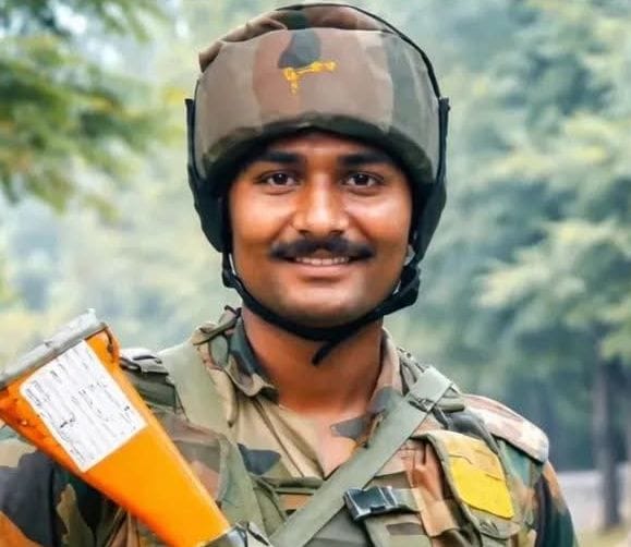 Army jawan posted in Kupwara, Kashmir dies
