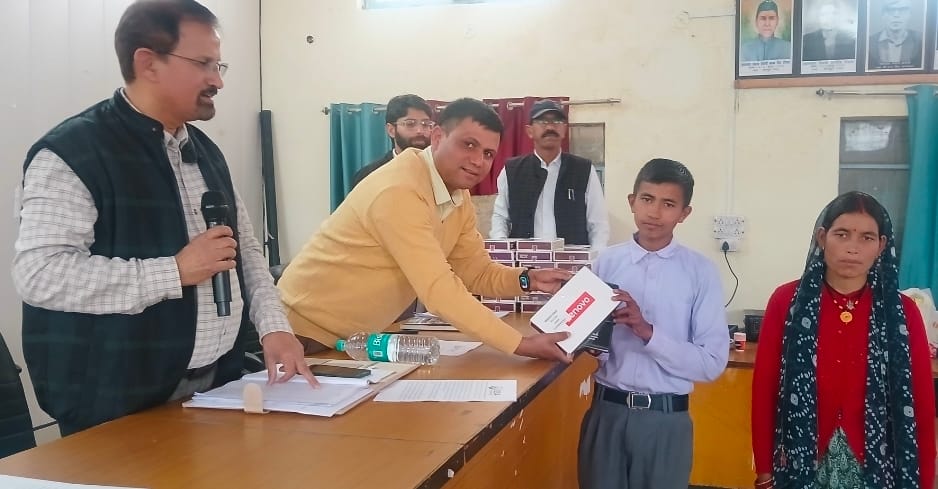 Tablets were given to 34 students from three blocks.