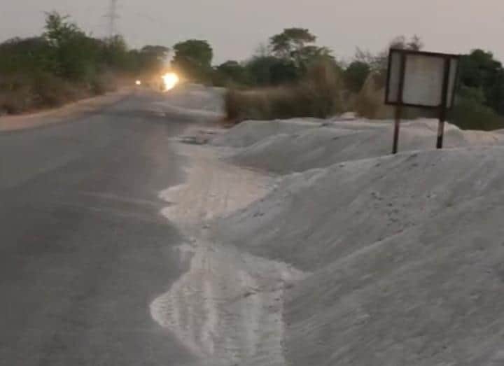 राखड़ डंप कर जमीन पर अवैध कब्जा