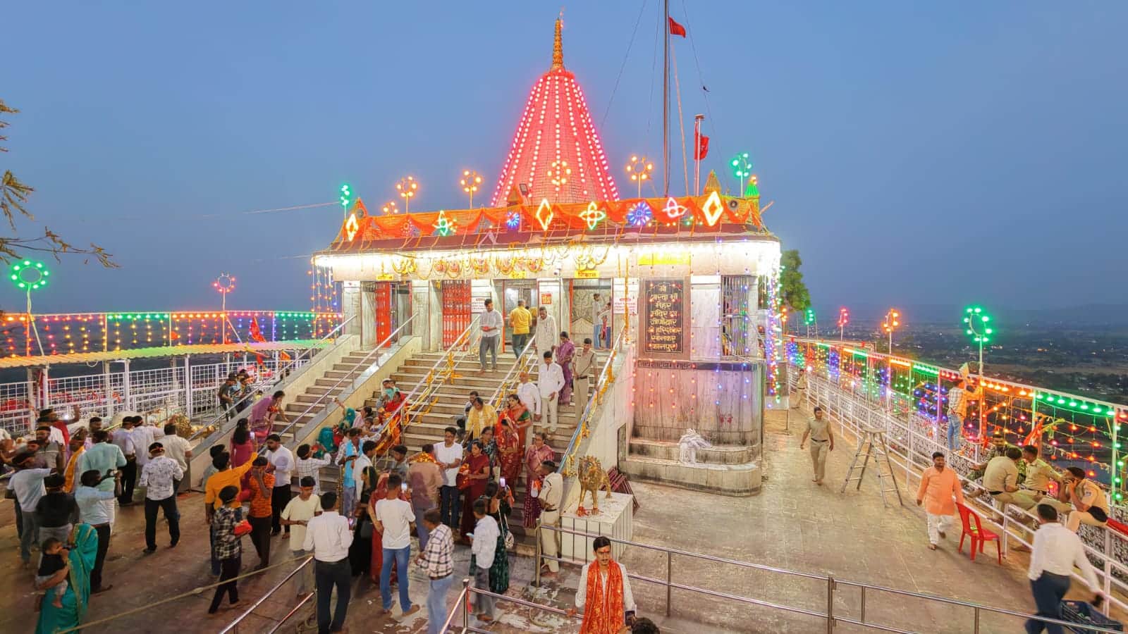 मां शारदा मंदिर