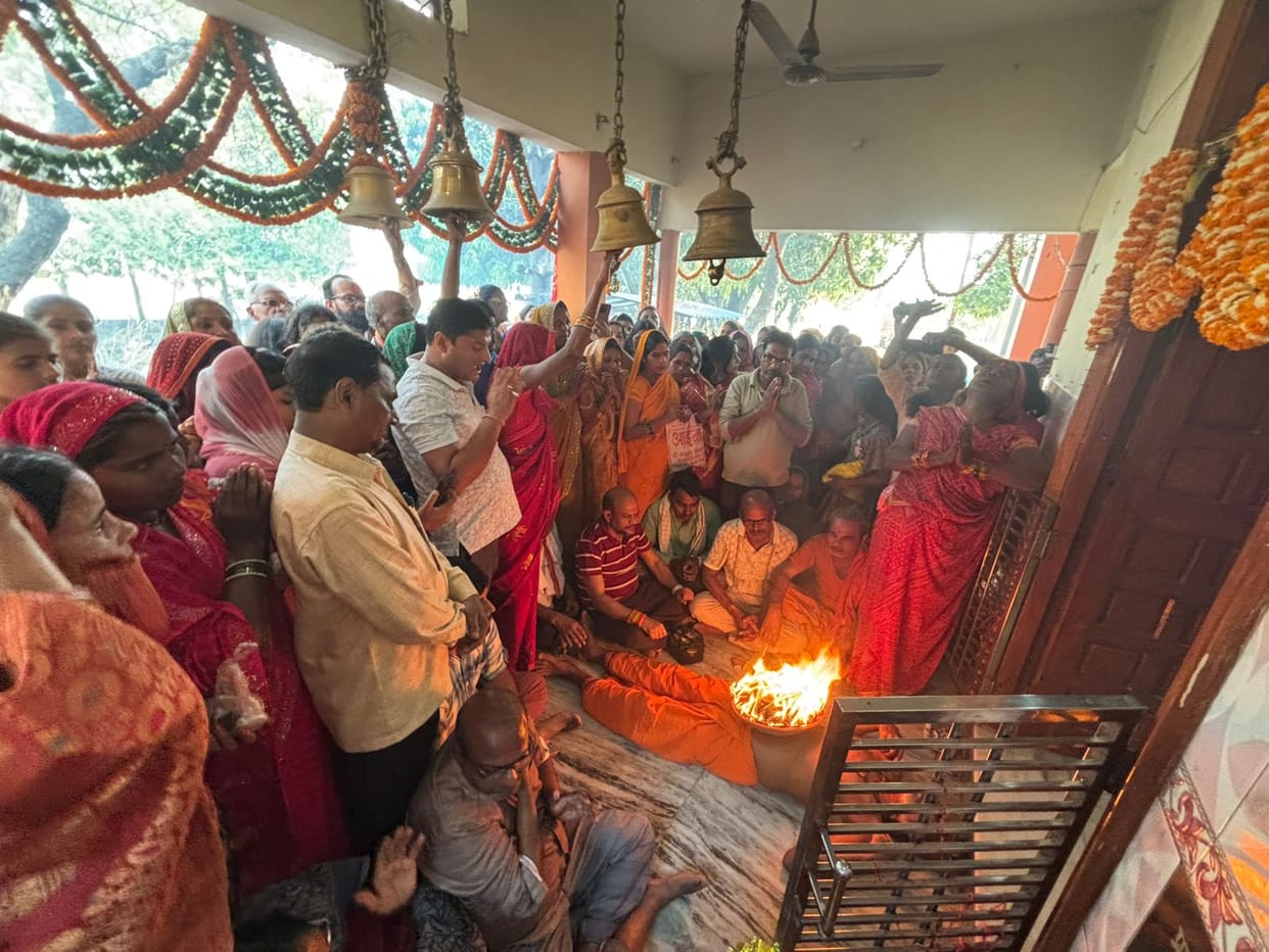 Fairs were held at Goddess temples and community feasts were organized on Ram Navami.