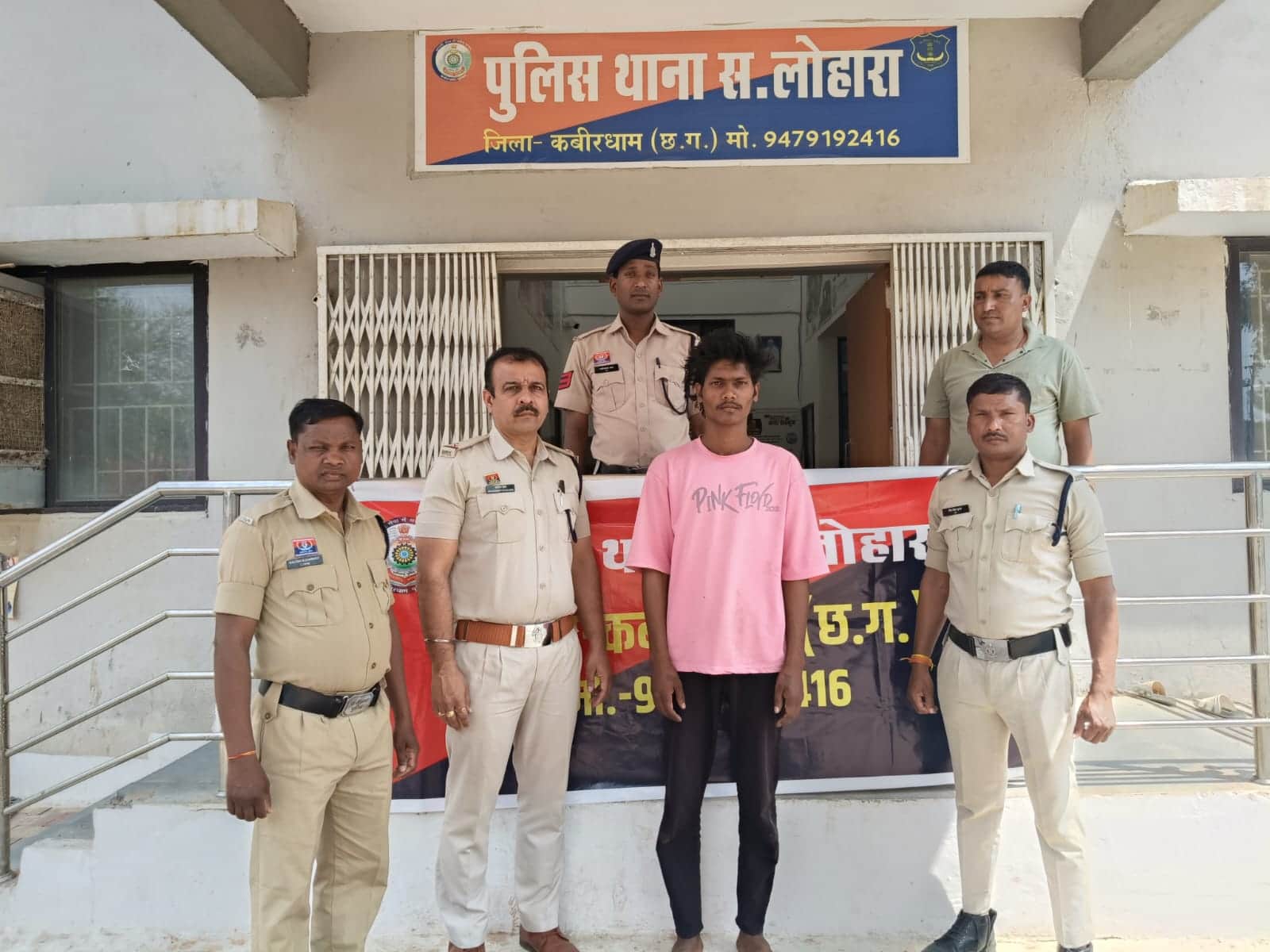 पुलिस की गिरफ्त में आरोपी