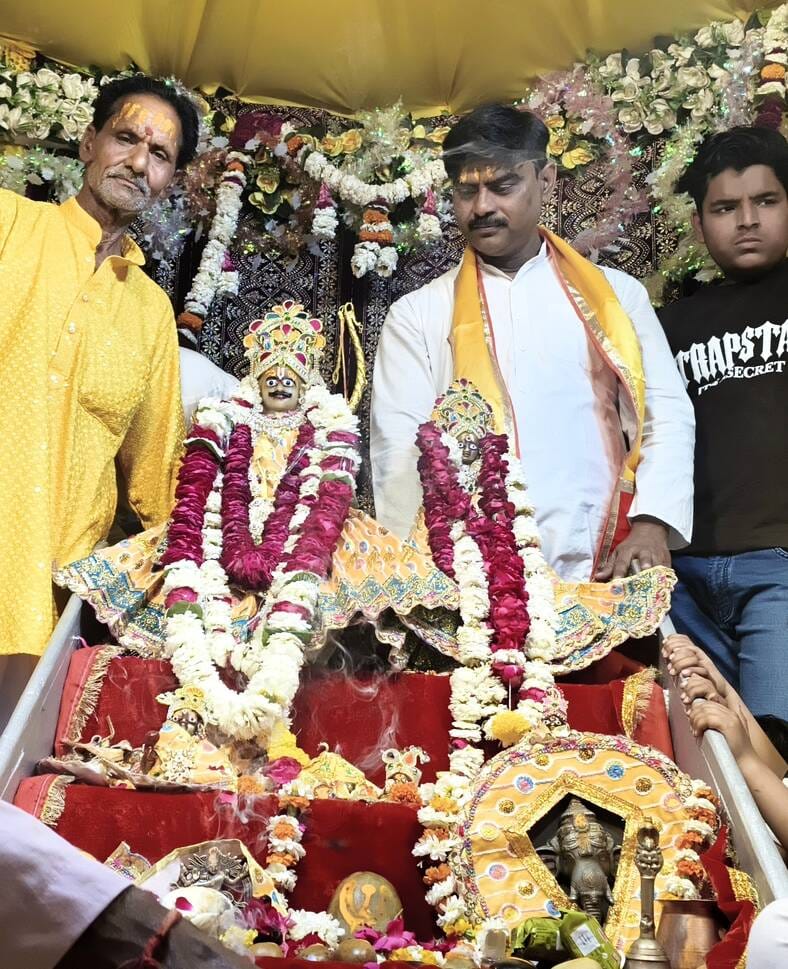 Seated in a chariot, the mustachioed Ramji went on a tour.