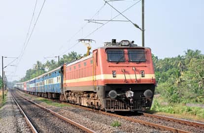 Darbhanga to New Delhi trains run on  special route Bihar News