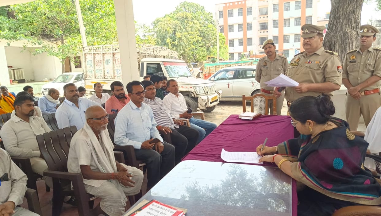 Notice to two accountants absent in the police station resolution day