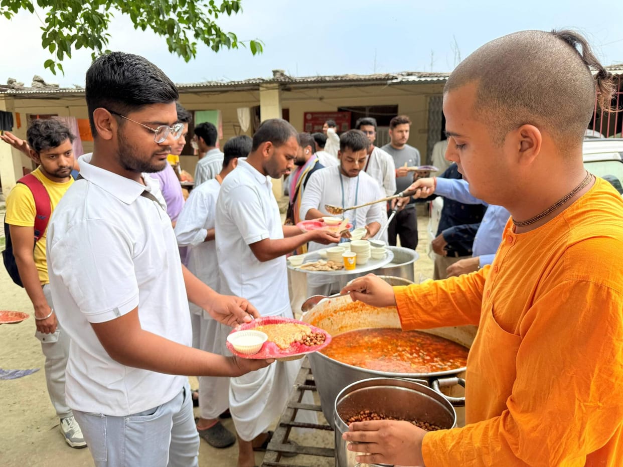 Ram Navami Celebrated with Great Fervor; The Glory of Ram Extolled