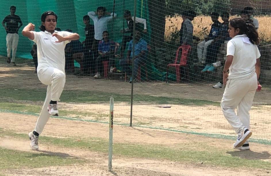 15-गोराबाजर स्थित ग्राउंड में शनिवार को क्रिकेट ट्रायल देते खिलाड़ी। स्रोत एसोसिएशन