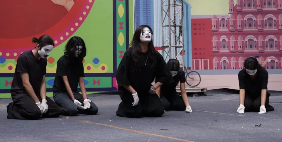 19-निफ्ट में शनिवार को आयोजित वार्षिक समारोह में अपनी कला प्रदर्शित करते विद्यार्थी। स्रोत नि