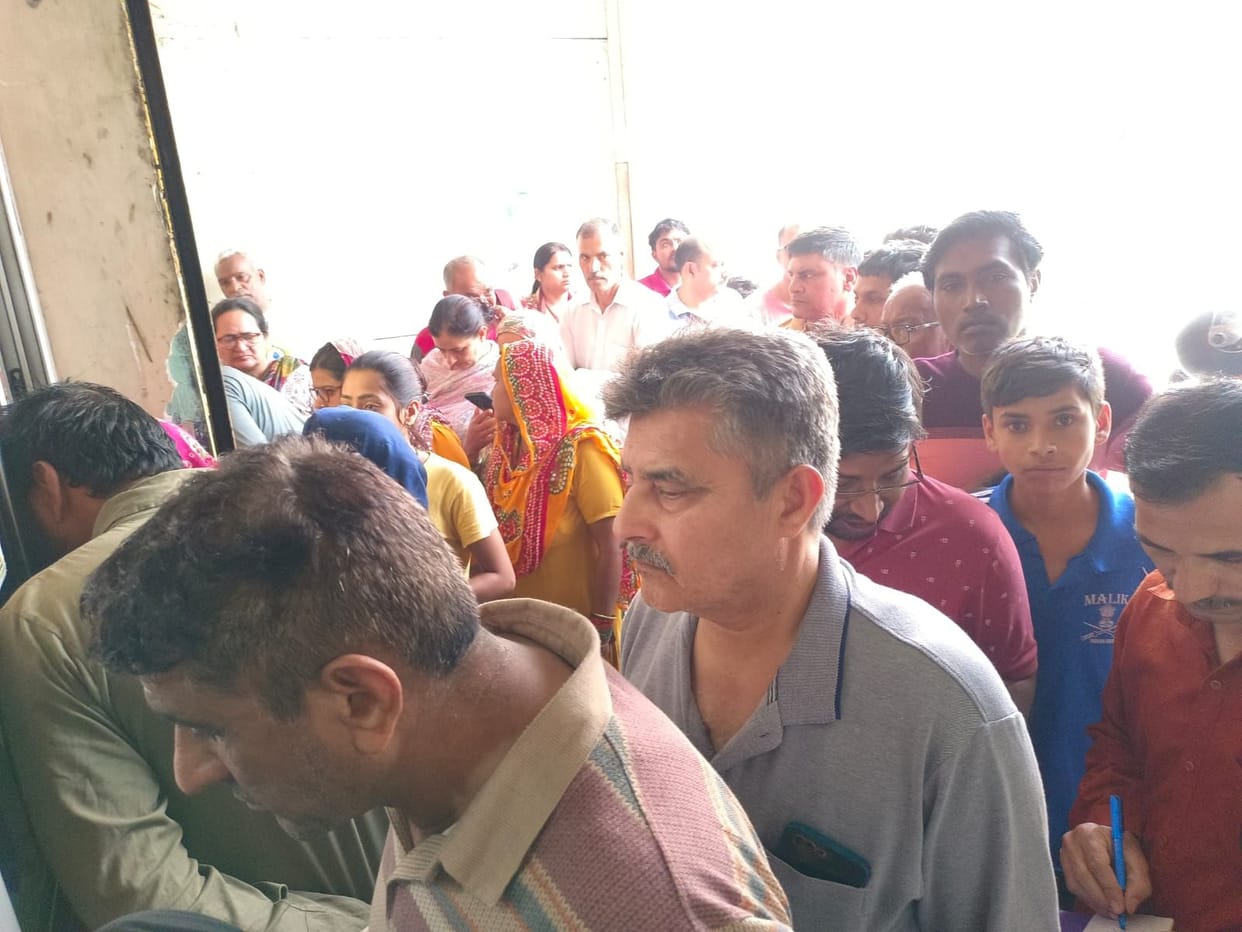 Consumer queues at gas agencies are short, and consumers are still waiting for an hour or an hour and a half.