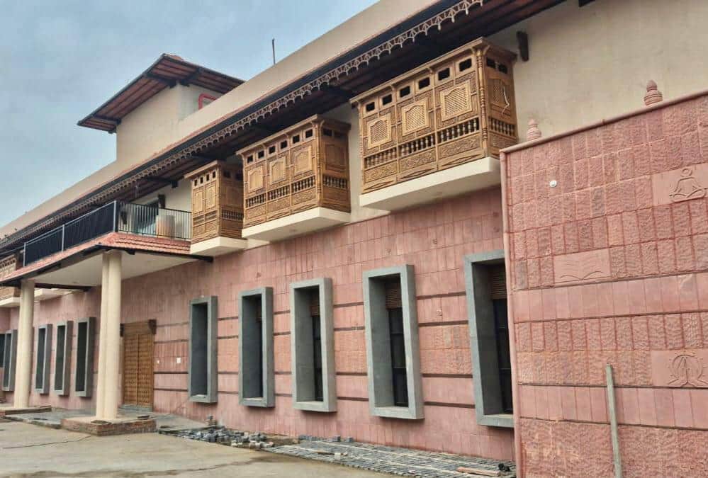 बाबा नीब करौरी आश्रम। स्रोतः विभाग