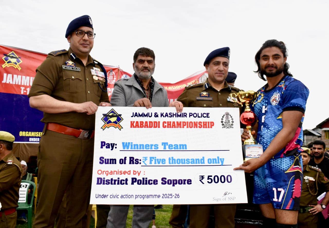 बारामुला के सोपोर में खेल प्रतियोगिता। स्रोत पुलिस
