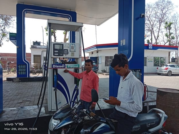 Relief: Situation Normalizes at Petrol Pumps; No Crowds of Vehicles Spotted