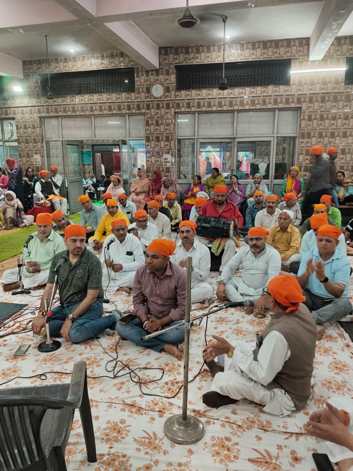 फोटो : सोनीपत के जीवन नगर स्थित सिद्धपीठ श्री हनुमान मंदिर में आयोजित हरिनाम संकीर्तन के दौरान 