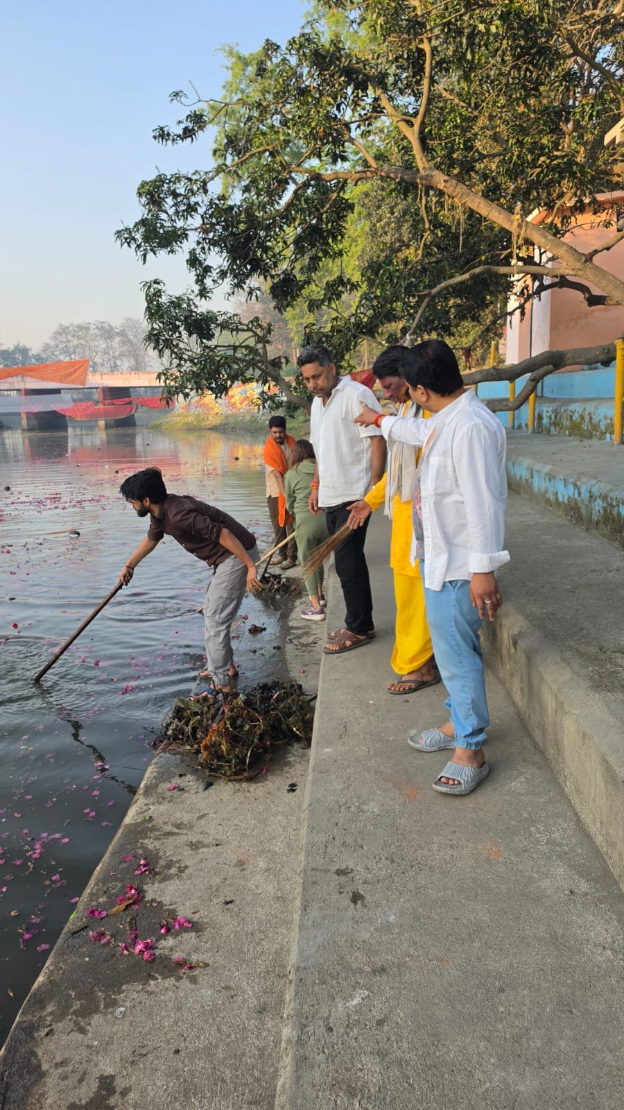 Gomati Darshan Yatra begins with cleanliness drive, foot march today