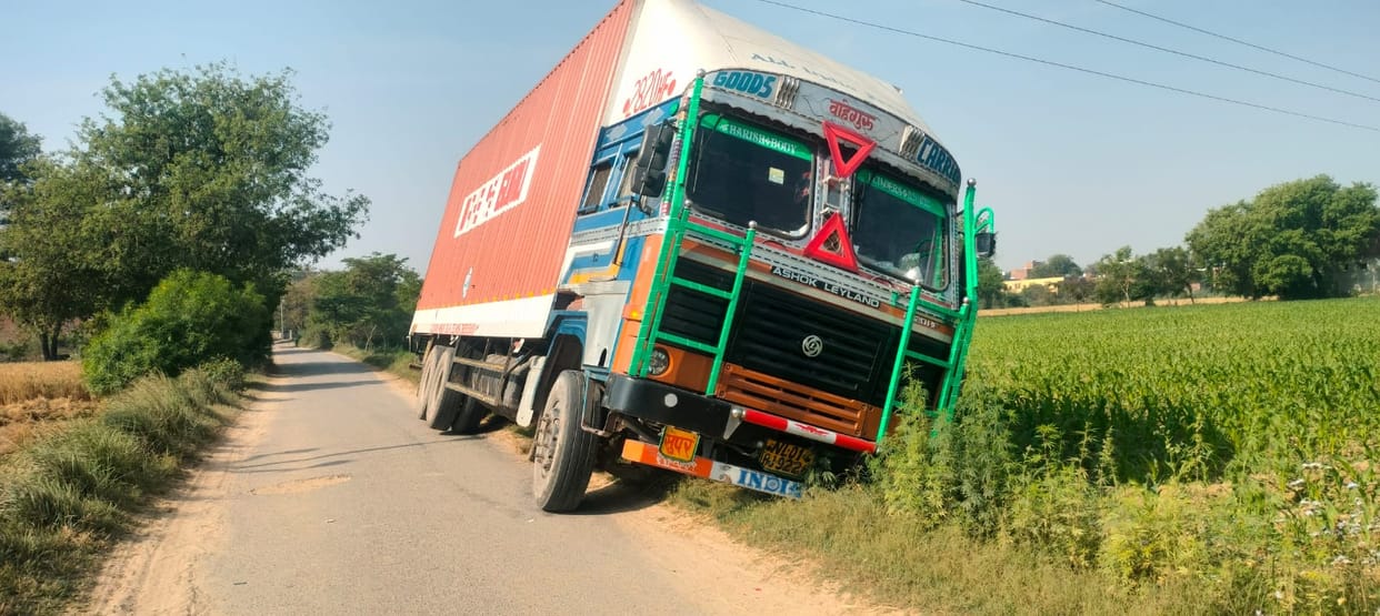 Truck derails on Link Road, major accident averted