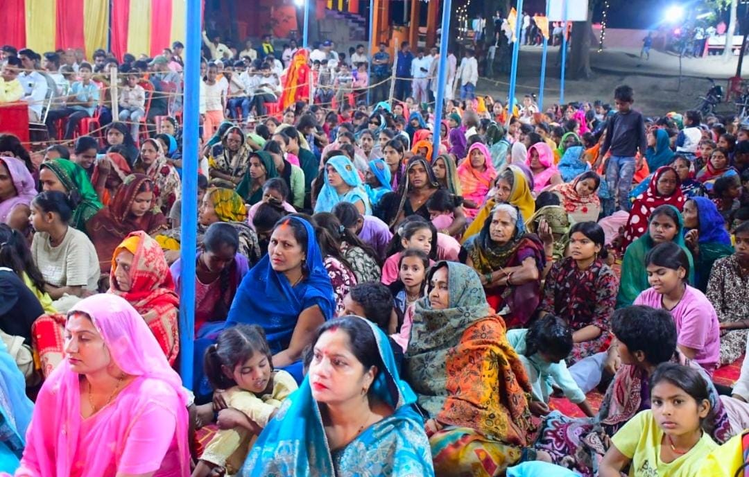 Ram's Coronation Takes Place; Crowds of Devotees Swarm In