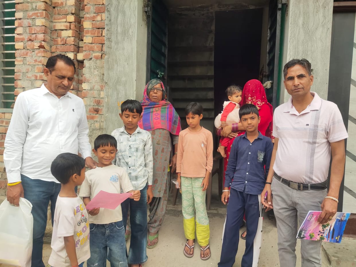 Teachers went to the field to increase the registration of children in the new session.