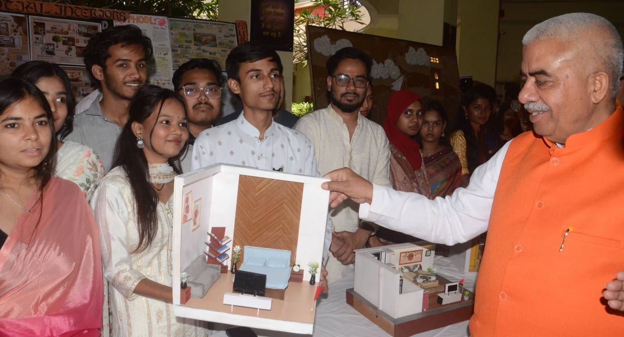 Khadi Reflects the Essence of Indian Culture; Youth Should Embrace It: Rakesh