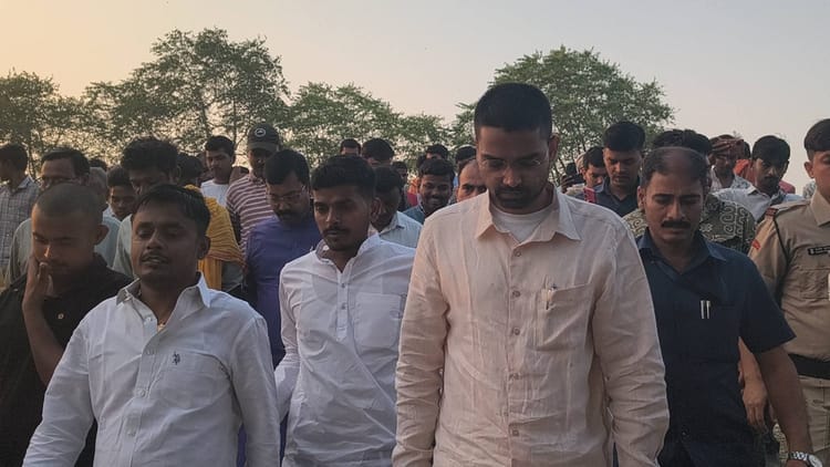 Bihar: अहियापुर कांड में कार्रवाई की मांग तेज,मंत्री दीपक प्रकाश ने पीड़ित परिजनों की मुलाकात; जानें क्या कहा?