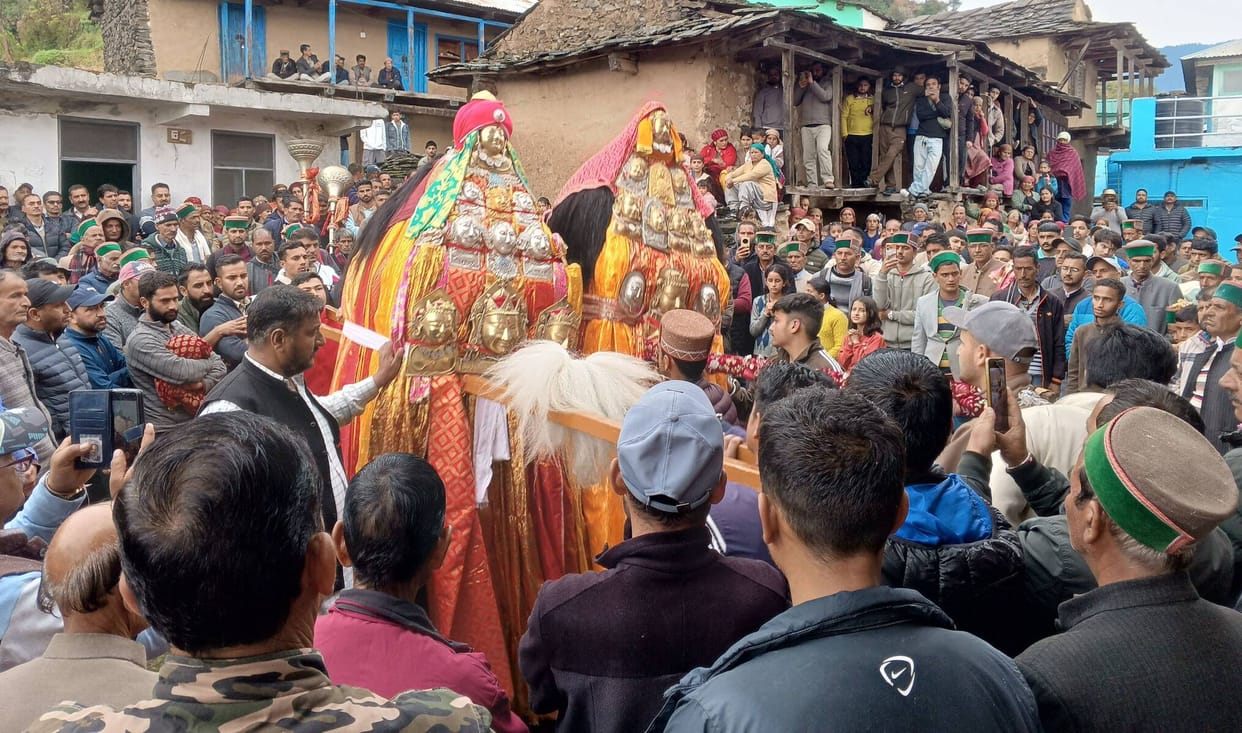 Pran Pratishtha of Lata Devta Gharait Temple completed in Kalbog