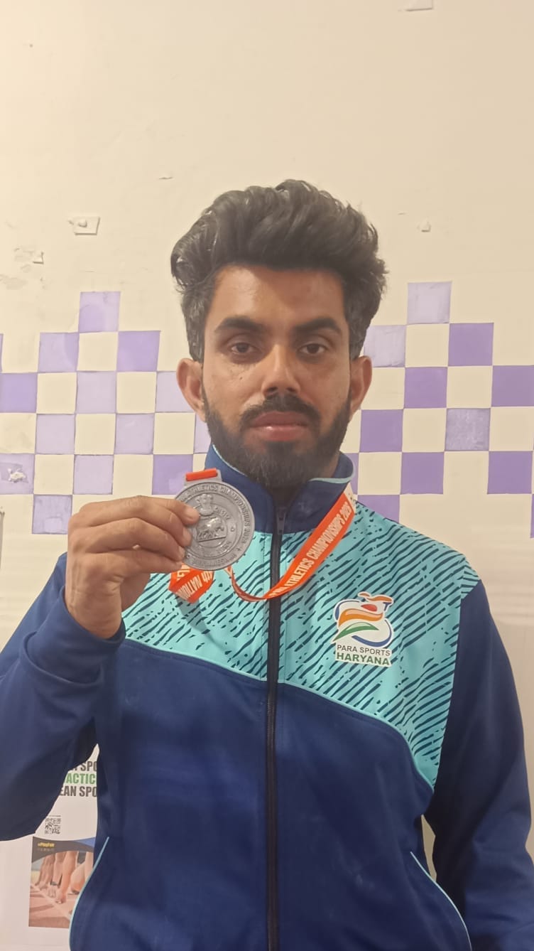 Two players from the district won medals in the National Para Athletics Championships.