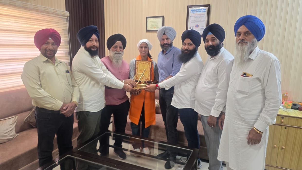 Player Navneet Kaur honored