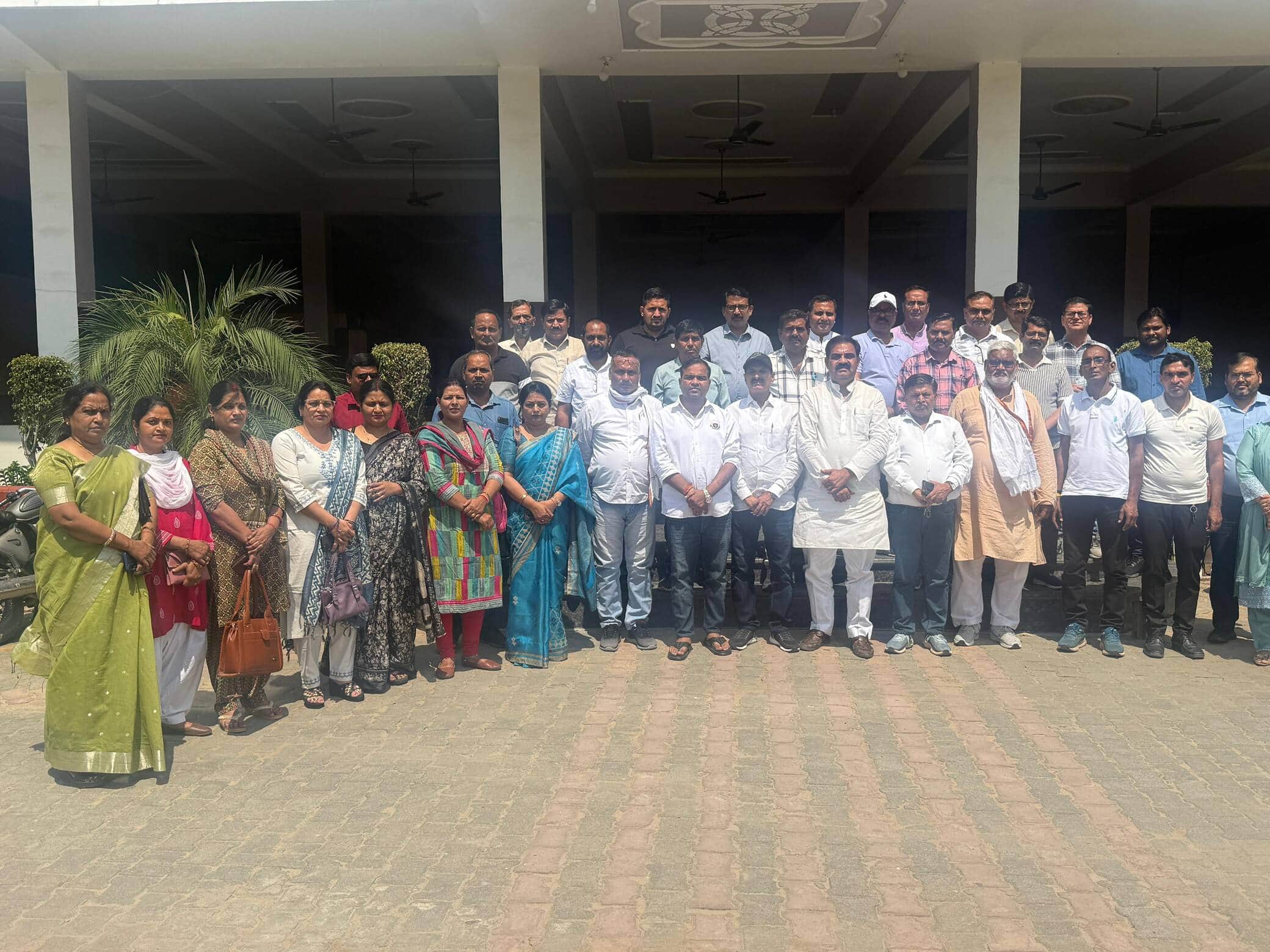 टीचर फेडरेशन की बैठक में शिक्षक । स्रोत: विभाग