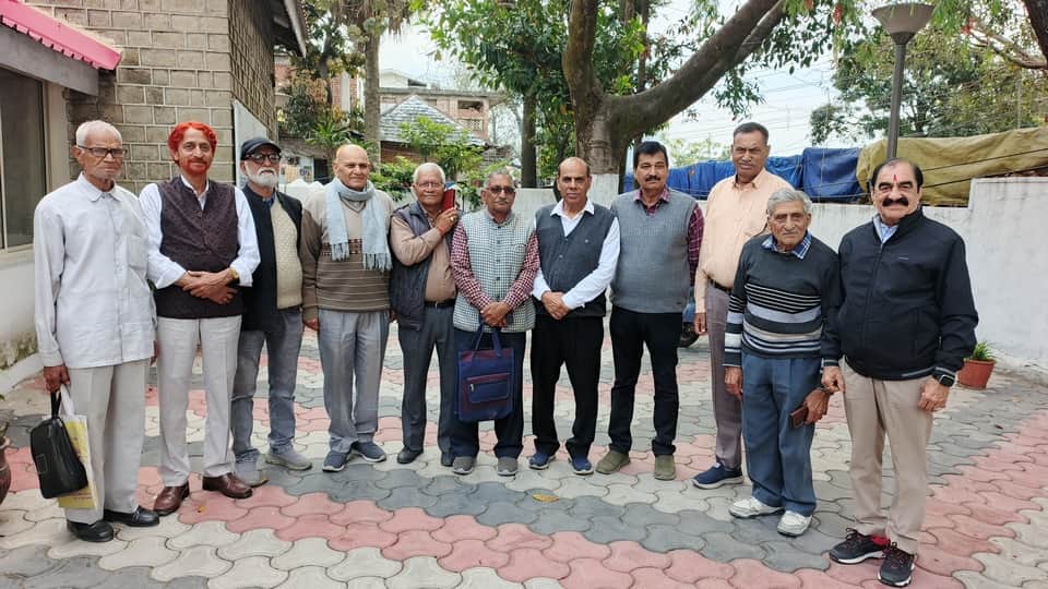 दि हमीरपुर उपभोक्ता संरक्षण की बैठक के बाद पदाधिकारी। संवाद