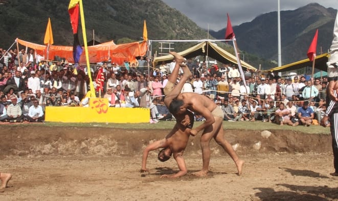 Sonu became the winner of the big Mali of Indraunag Chhinj Fair.
